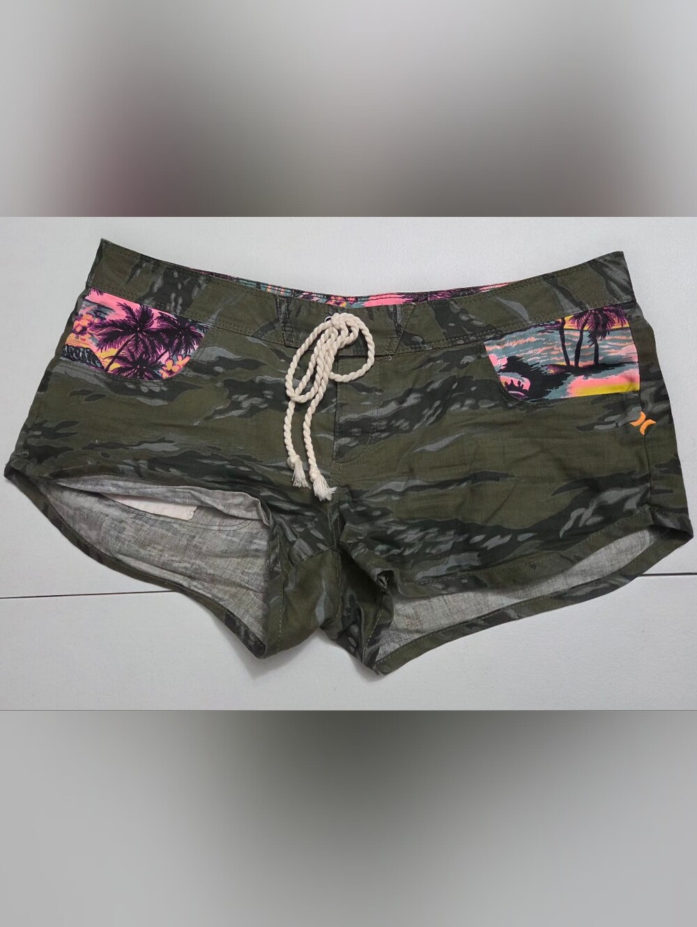 Hurley Womens Y2K Camo Tropical Palm Tree Sunset Low Rise Shorts